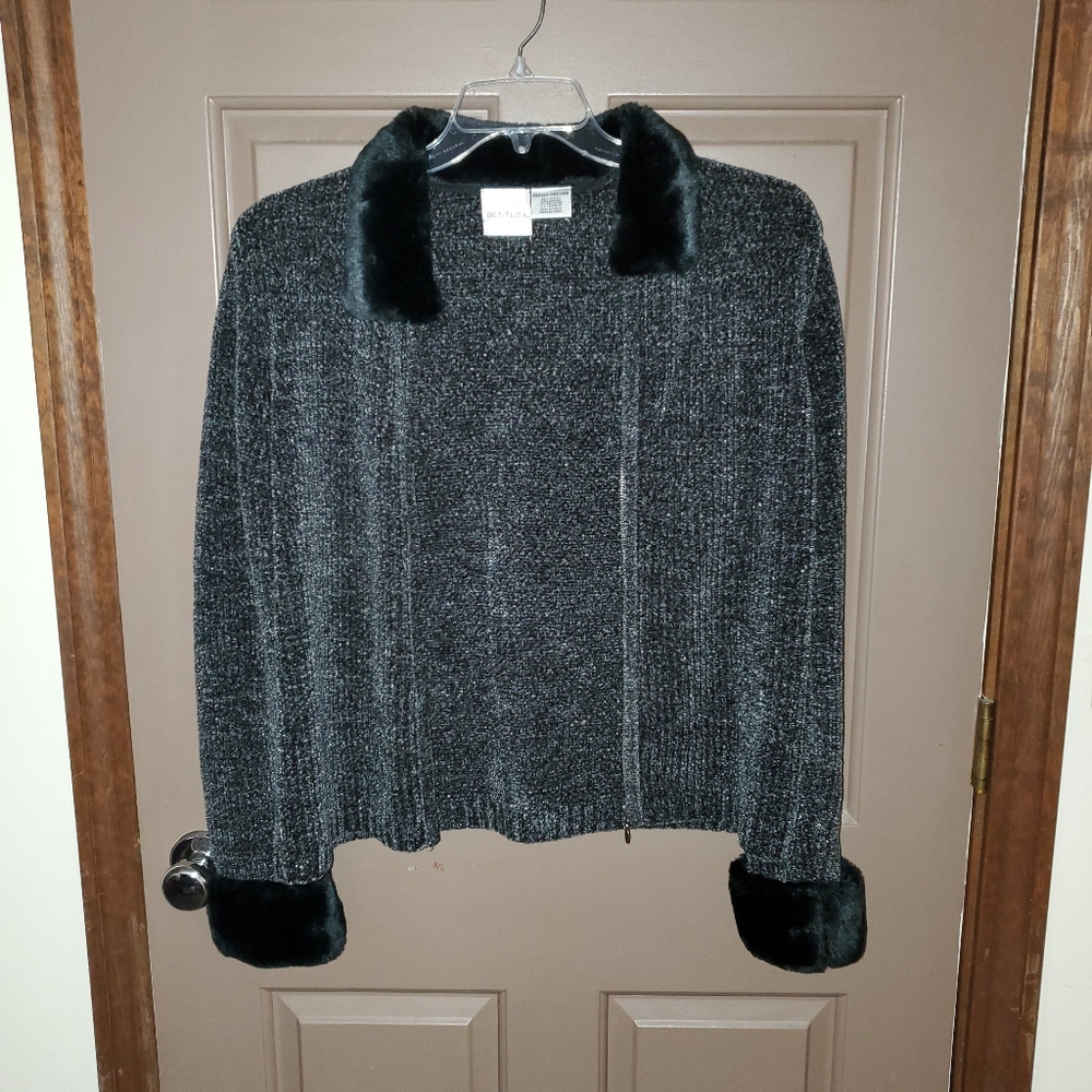 T R BENTLEY Sweater - Picture 2 of 6